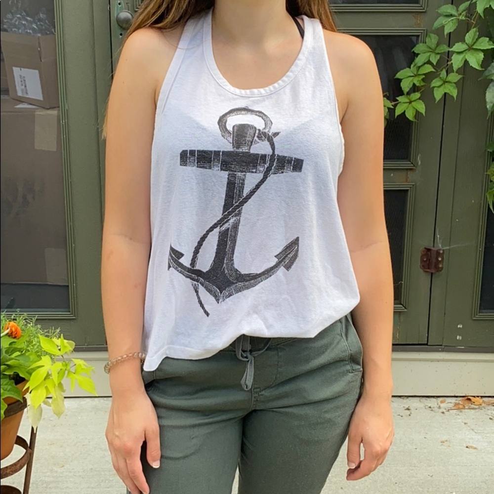 Anchor Design Tank